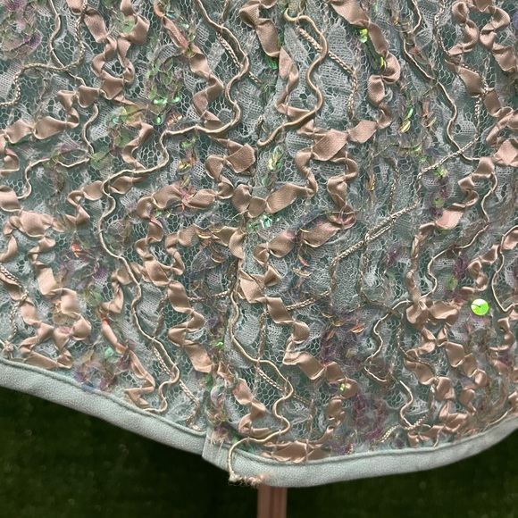 Vintage Caron Chicago blue sequin top fits like a medium, slight lose fit. - Picture 8 of 8